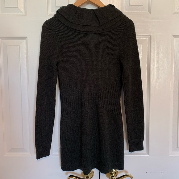 Tahari Button Up Sweater - Picture 3 of 4